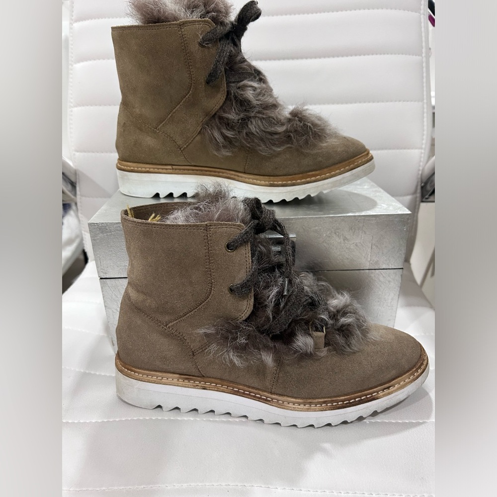 Johnston & Murphy Brown Fur-Trimmed Winter Boots